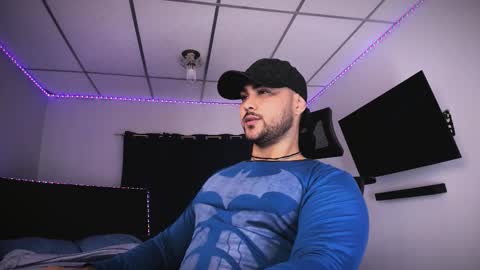 tommy_sccott online show from February 2, 9:23 pm