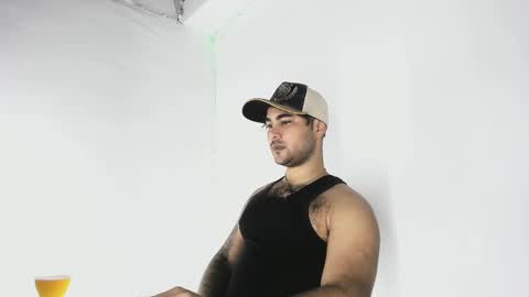 Snapshot of tommy_sccott chatting on September 28, 12:08 am tommy_sccott online show from September 28, 12:08 am