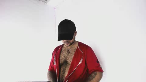 Snapshot of tommy_sccott chatting on October 3, 1:10 am tommy_sccott online show from October 3, 1:10 am