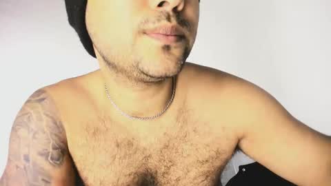 Snapshot of tommy_sccott chatting on October 1, 12:25 am tommy_sccott online show from October 1, 12:25 am