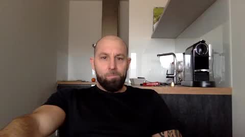Snapshot of tommyx01 chatting on December 22, 11:00 am Thomas Fit online show from December 22, 11:00 am