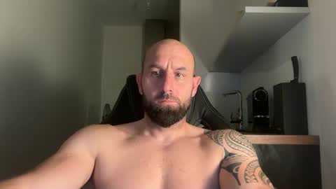 Snapshot of tommyx01 chatting on October 2, 5:50 pm Thomas Fit online show from October 2, 5:50 pm