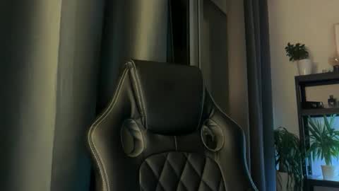 Thomas Fit online show from December 3, 10:16 pm