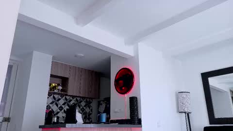 tony muscle1 online show from March 18, 8:45 pm