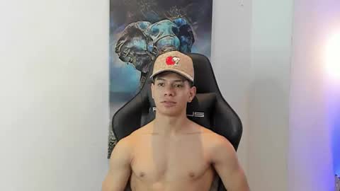 tony_petrov online show from November 28, 1:24 pm