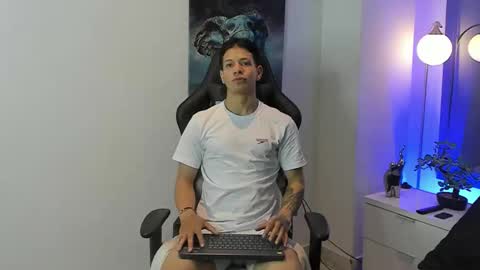 tony_petrov online show from November 11, 12:54 pm