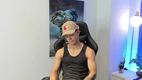 tony_petrov online show from November 14, 2:51 pm