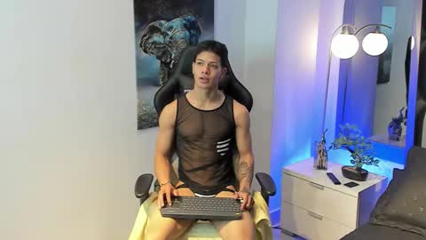 Snapshot of tony_petrov chatting on September 21, 7:52 am tony_petrov online show from September 21, 7:52 am
