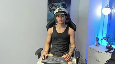 tony_petrov online show from October 28, 6:49 am