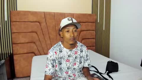 Snapshot of tony_travis chatting on September 22, 9:47 pm TONY online show from September 22, 9:47 pm