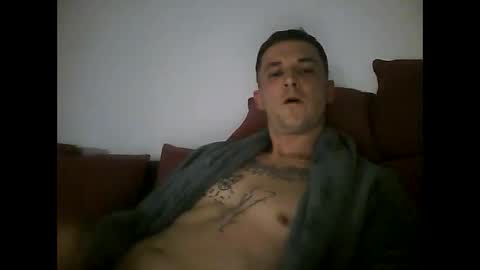 tonystrawberry online show from February 10, 8:02 pm