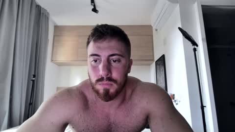 Snapshot of toro_arrapato chatting on January 19, 3:32 pm toro_arrapato online show from January 19, 3:32 pm