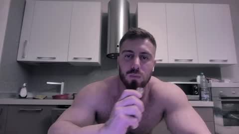 Snapshot of toro_arrapato chatting on December 19, 12:13 am toro_arrapato online show from December 19, 12:13 am