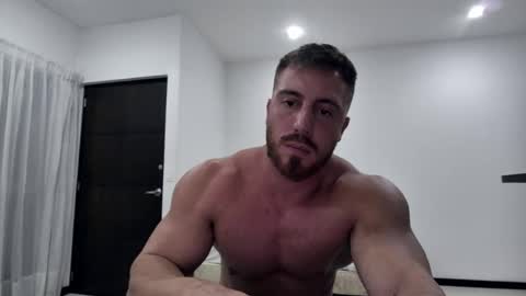 Snapshot of toro_arrapato chatting on February 10, 12:41 am toro_arrapato online show from February 10, 12:41 am