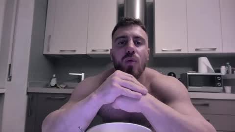 Snapshot of toro_arrapato chatting on December 16, 1:53 am toro_arrapato online show from December 16, 1:53 am