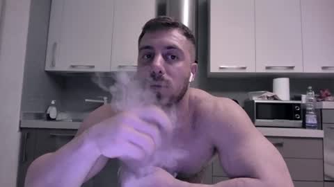 Snapshot of toro_arrapato chatting on December 6, 10:30 pm toro_arrapato online show from December 6, 10:30 pm