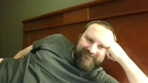 Snapshot of totalpackage2089 chatting on February 1, 12:29 am Big Daddy Balls online show from February 1, 12:29 am