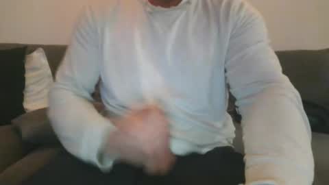 Snapshot of toyy_boy chatting on February 17, 5:43 pm Tim online show from February 17, 5:43 pm