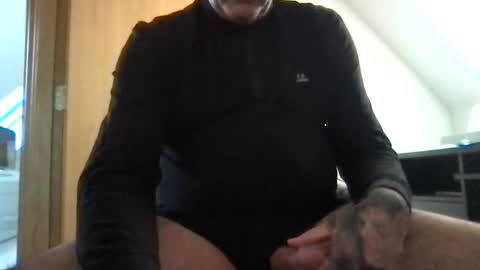 travis7373 online show from November 20, 2:27 pm