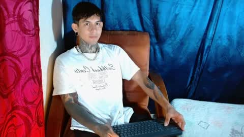 Snapshot of travistanner28 chatting on February 14, 6:08 pm TRAV - INDEPENDENT MODEL online show from February 14, 6:08 pm