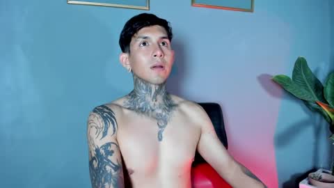 Snapshot of travistanner28 chatting on February 28, 7:26 am TRAV - INDEPENDENT MODEL online show from February 28, 7:26 am