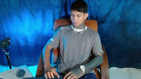 Snapshot of travistanner28 chatting on December 26, 2:37 pm TRAV - INDEPENDENT MODEL online show from December 26, 2:37 pm