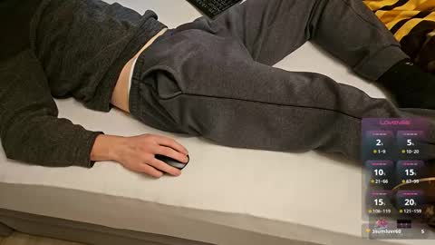 tree1989 online show from March 14, 8:27 pm