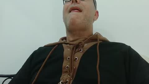 trevido4u online show from December 22, 2:09 am