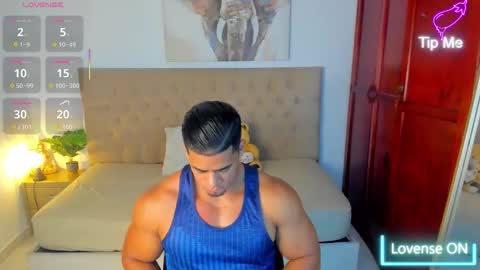 Snapshot of trevor_vinc chatting on October 13, 12:44 pm trevor online show from October 13, 12:44 pm