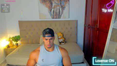 Snapshot of trevor_vinc chatting on October 14, 12:45 pm trevor online show from October 14, 12:45 pm