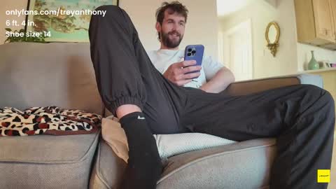 Snapshot of treyanthony chatting on February 16, 7:38 pm decentanthony online show from February 16, 7:38 pm