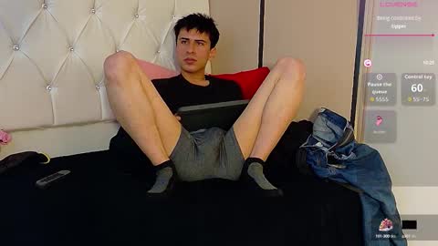 Snapshot of troy_boy20 chatting on October 6, 10:36 pm Troy online show from October 6, 10:36 pm