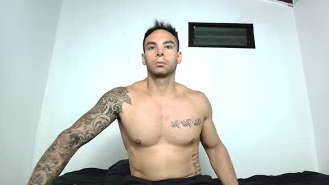Snapshot of troy_walker7 chatting on January 5, 1:35 am sebas online show from January 5, 1:35 am