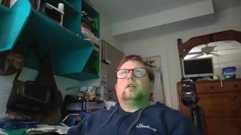 Snapshot of true_manofworth chatting on January 7, 2:33 am HandicappedLaugher online show from January 7, 2:33 am