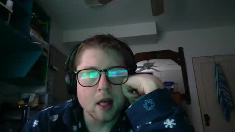 Snapshot of true_manofworth chatting on December 6, 2:24 am HandicappedLaugher online show from December 6, 2:24 am