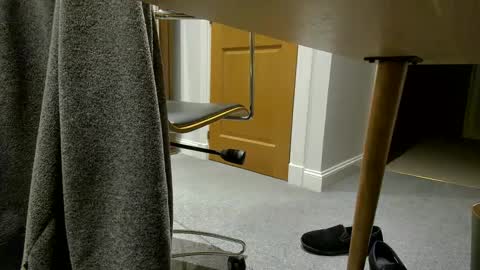 Very Happy man online show from December 17, 4:00 pm