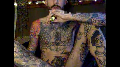 Snapshot of tuhands chatting on February 14, 8:31 am Tuhands online show from February 14, 8:31 am