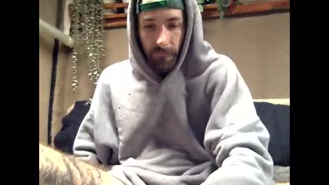 Snapshot of tuhands chatting on February 3, 1:19 pm Tuhands online show from February 3, 1:19 pm