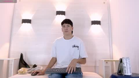Snapshot of twink_bunny chatting on October 12, 1:05 pm samu online show from October 12, 1:05 pm