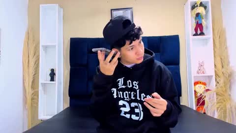 Snapshot of twink_bunny chatting on October 2, 12:09 pm samu online show from October 2, 12:09 pm