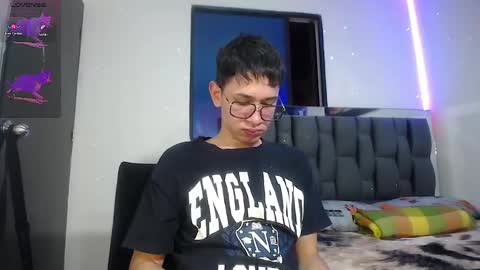 Snapshot of twink_daren chatting on January 30, 5:49 pm Mr Daren online show from January 30, 5:49 pm