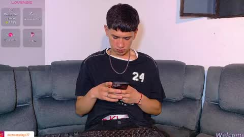 Mr Daren online show from April 6, 6:09 pm