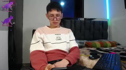 Snapshot of twink_daren chatting on January 23, 6:24 pm Mr Daren online show from January 23, 6:24 pm