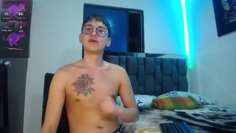 Snapshot of twink_daren chatting on February 20, 11:32 pm Mr Daren online show from February 20, 11:32 pm