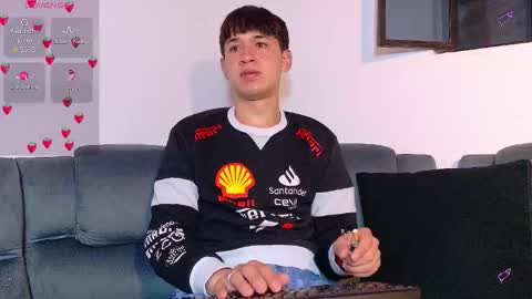 Snapshot of twink_daren chatting on October 15, 6:04 pm Mr Daren online show from October 15, 6:04 pm