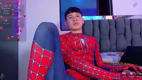 Snapshot of twink_daren chatting on September 12, 5:35 pm Mr Daren online show from September 12, 5:35 pm