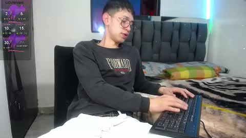 Snapshot of twink_daren chatting on January 24, 6:25 pm Mr Daren online show from January 24, 6:25 pm