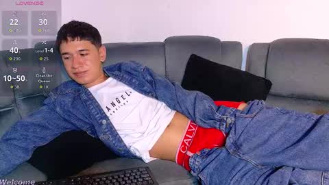 Mr Daren online show from March 12, 6:59 pm