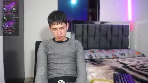 Snapshot of twink_daren chatting on March 3, 5:45 pm Mr Daren online show from March 3, 5:45 pm