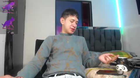 Snapshot of twink_daren chatting on January 28, 6:17 pm Mr Daren online show from January 28, 6:17 pm